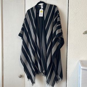 Time and Tru shawl wrap